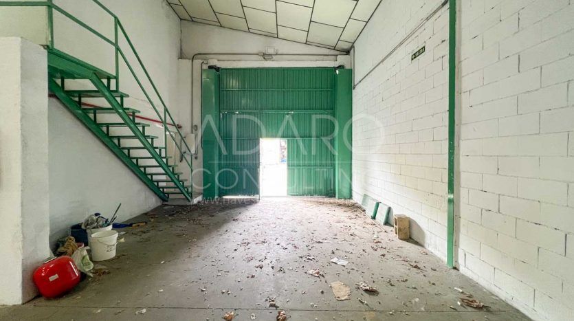 Nave industrial en alquiler en Ajalvir de 631 m²