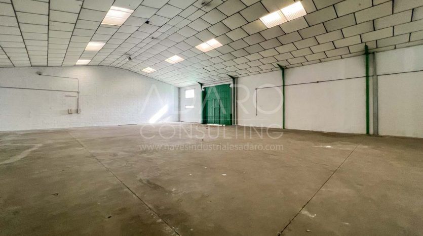 Nave industrial en alquiler en Ajalvir de 631 m²