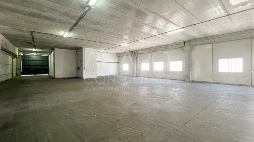 Nave industrial en venta en Azuqueca de Henares de 2.950 m²