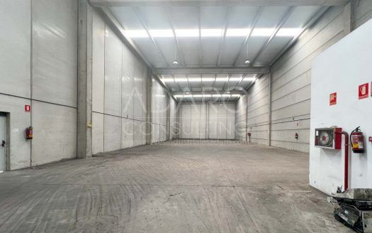 Nave industrial en venta en Azuqueca de Henares de 2.950 m²