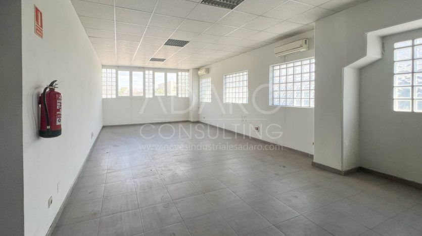 Nave industrial en venta en Azuqueca de Henares de 2.950 m²