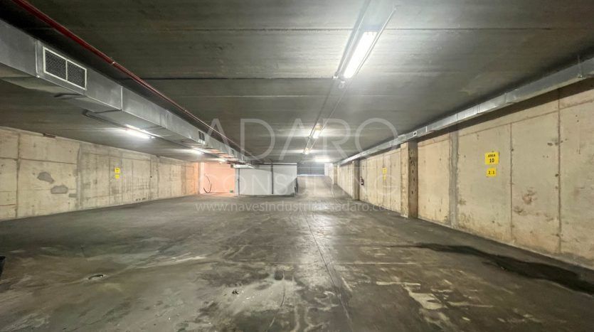 Nave industrial en venta en Azuqueca de Henares de 2.950 m²