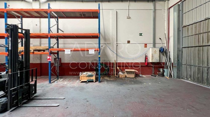 Nave industrial en alquiler en Alcalá de Henares de 935 m²
