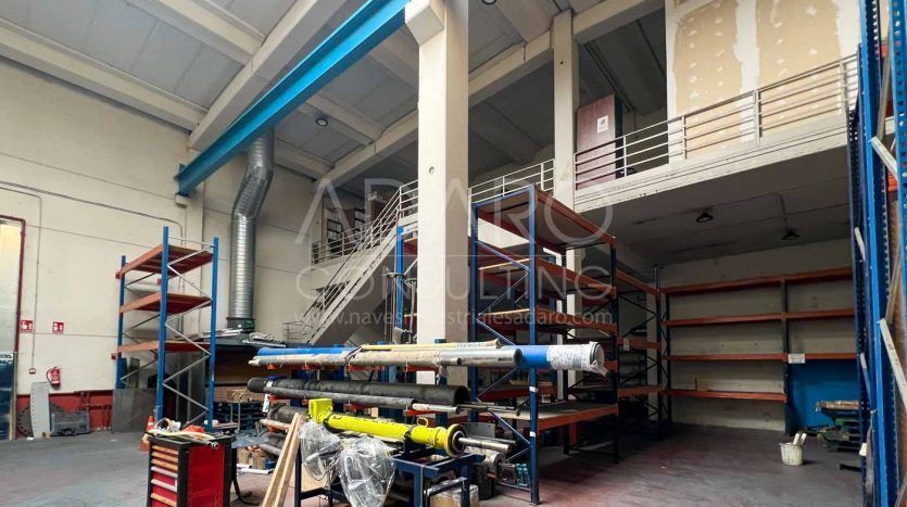 Nave industrial en alquiler en Alcalá de Henares de 935 m²