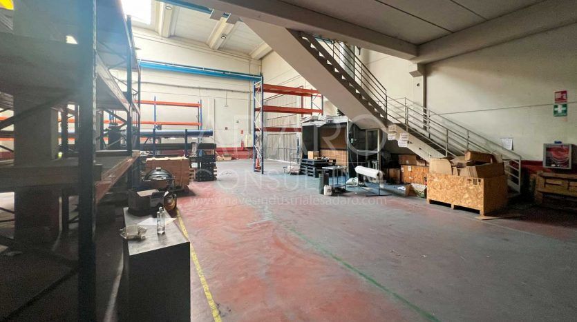 Nave industrial en alquiler en Alcalá de Henares de 935 m²