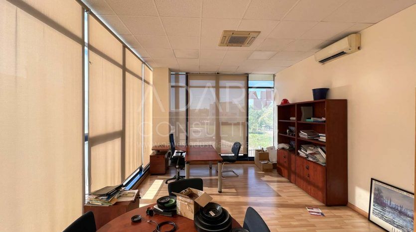 Nave industrial en alquiler en Alcalá de Henares de 935 m²