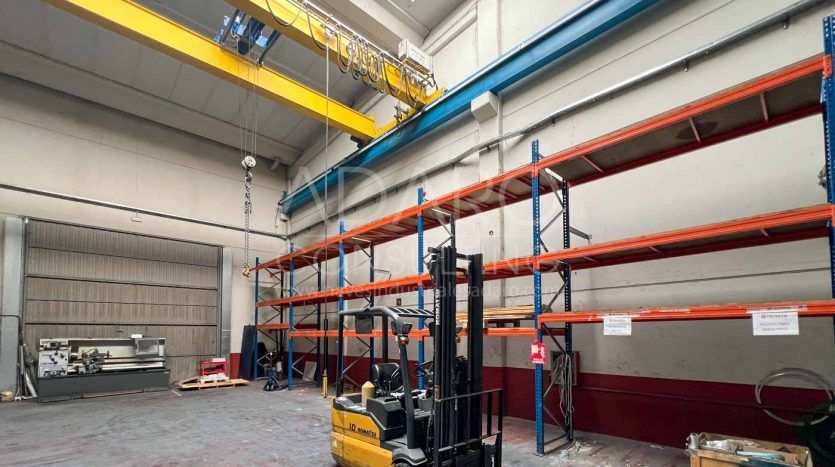 Nave industrial en alquiler en Alcalá de Henares de 935 m²