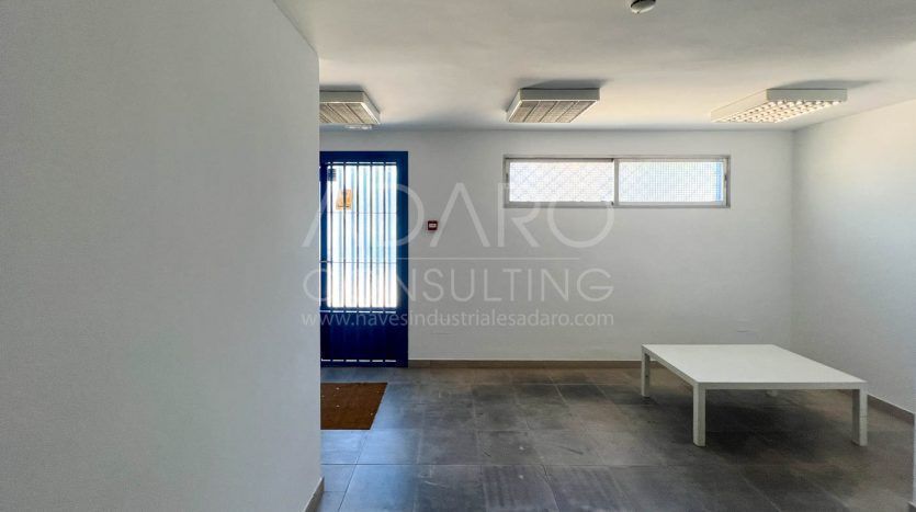 Nave industrial en alquiler en San Fernando de Henares de 890 m²