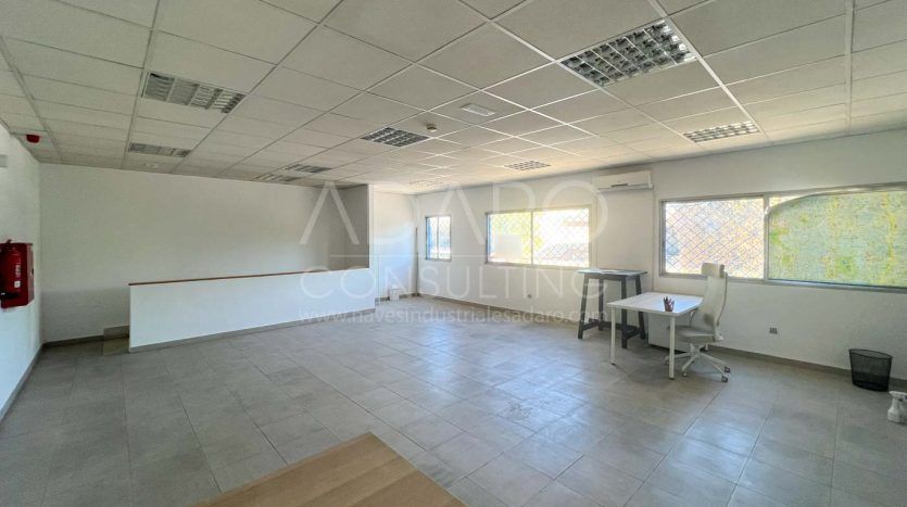 Nave industrial en alquiler en San Fernando de Henares de 890 m²