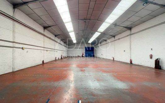 Nave industrial en alquiler en San Fernando de Henares de 890 m²