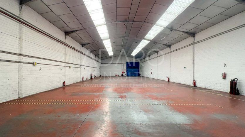 Nave industrial en alquiler en San Fernando de Henares de 890 m²