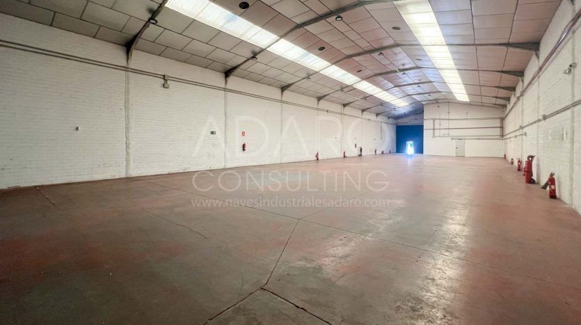 Nave industrial en alquiler en San Fernando de Henares de 890 m²