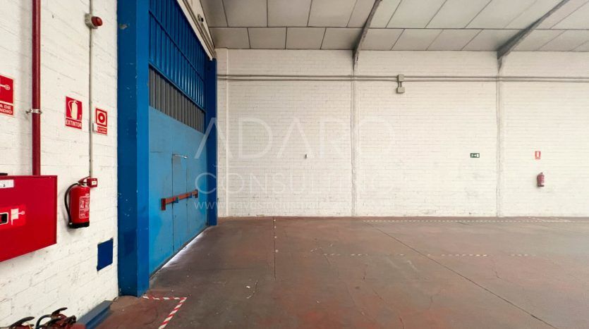 Nave industrial en alquiler en San Fernando de Henares de 890 m²
