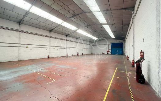 Nave industrial en alquiler en San Fernando de Henares de 890 m²