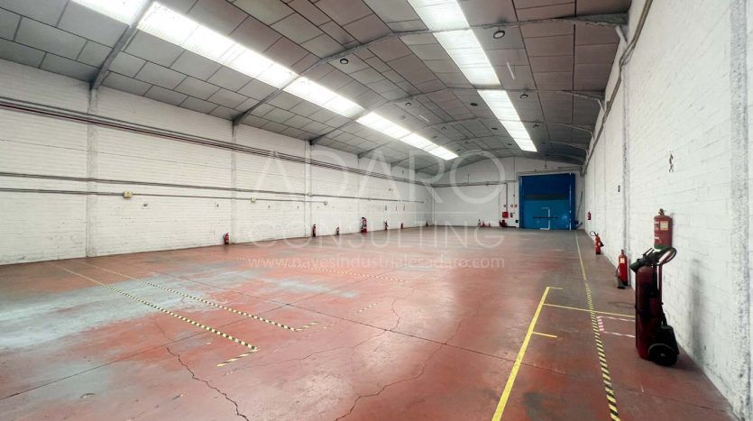 Nave industrial en alquiler en San Fernando de Henares de 890 m²
