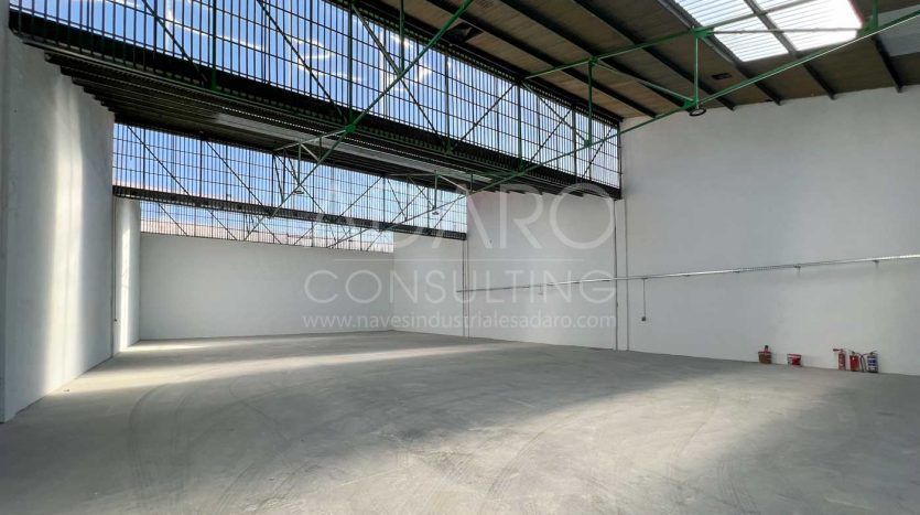 Nave industrial en alquiler en Alcorcón de 910 m²