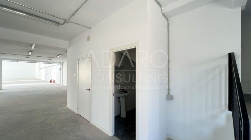 Nave industrial en alquiler en Alcorcón de 910 m²