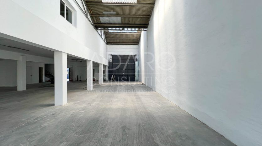 Nave industrial en alquiler en Alcorcón de 910 m²