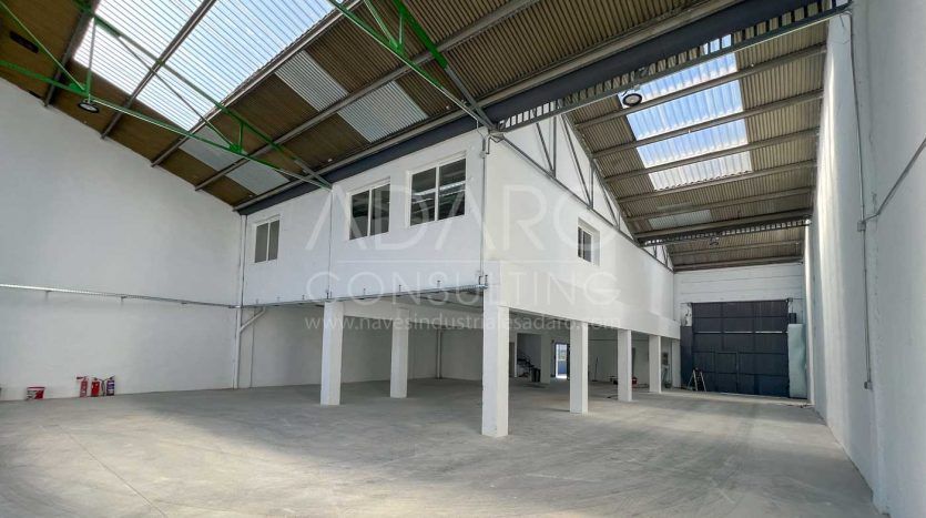 Nave industrial en alquiler en Alcorcón de 910 m²
