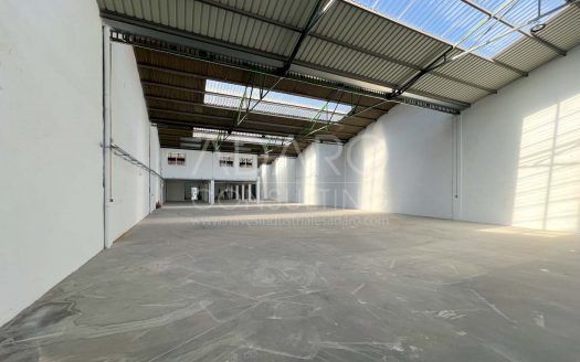 Nave industrial en alquiler en Alcorcón de 910 m²