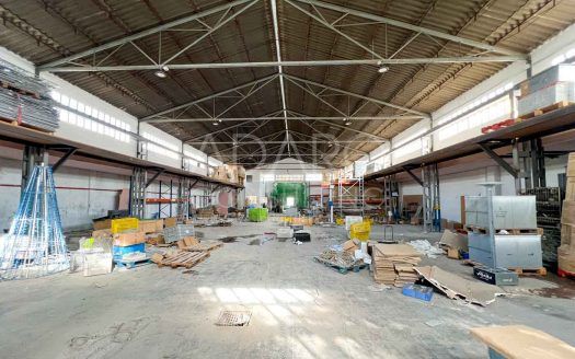 Nave industrial en venta en Coslada de 891 m²