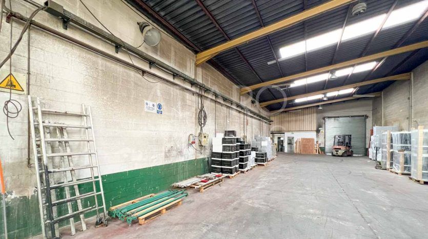 Nave industrial en venta en Rivas Vaciamadrid de 612 m²