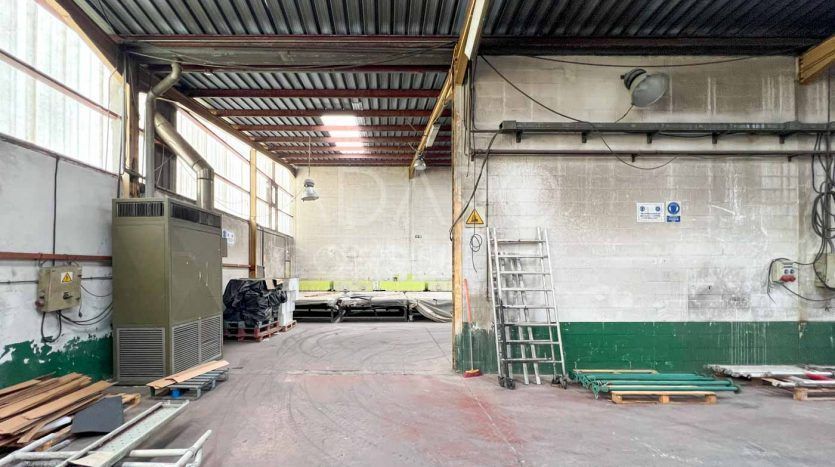 Nave industrial en venta en Rivas Vaciamadrid de 612 m²