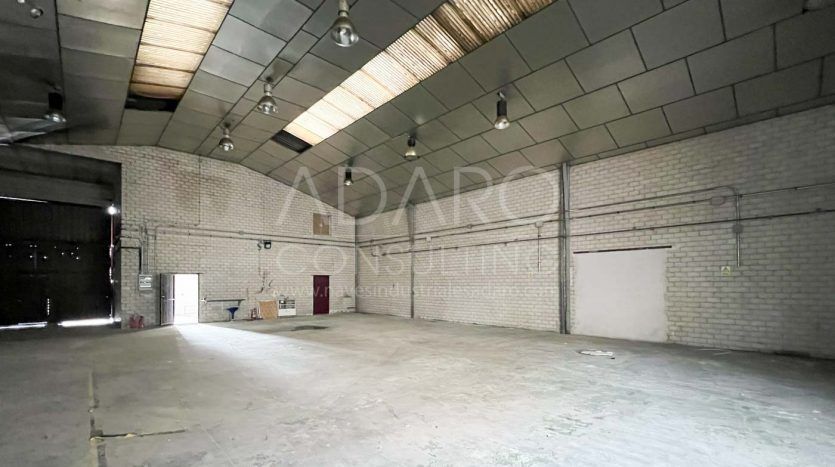 Nave industrial en venta en San Fernando de Henares de 414 m²