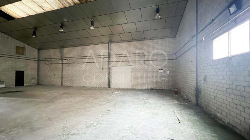 Nave industrial en venta en San Fernando de Henares de 414 m²