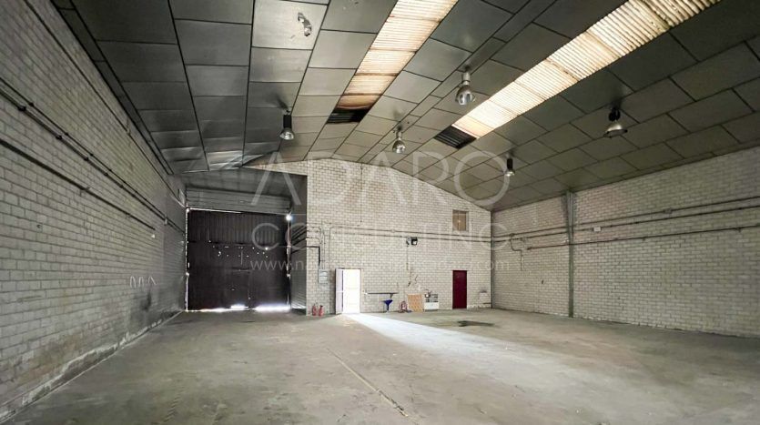 Nave industrial en venta en San Fernando de Henares de 414 m²