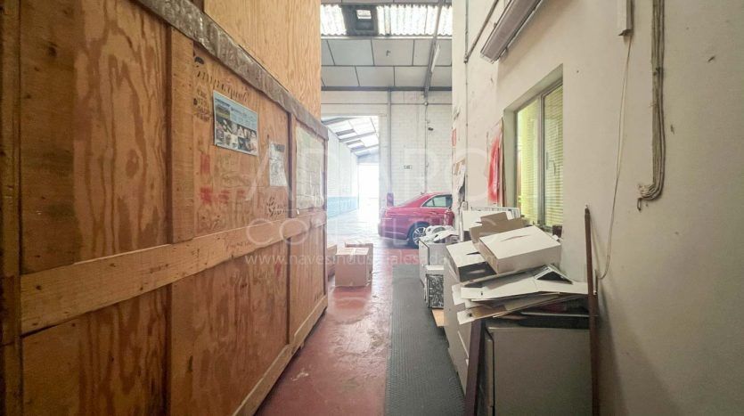 Nave industrial en venta en San Fernando de Henares de 842 m²