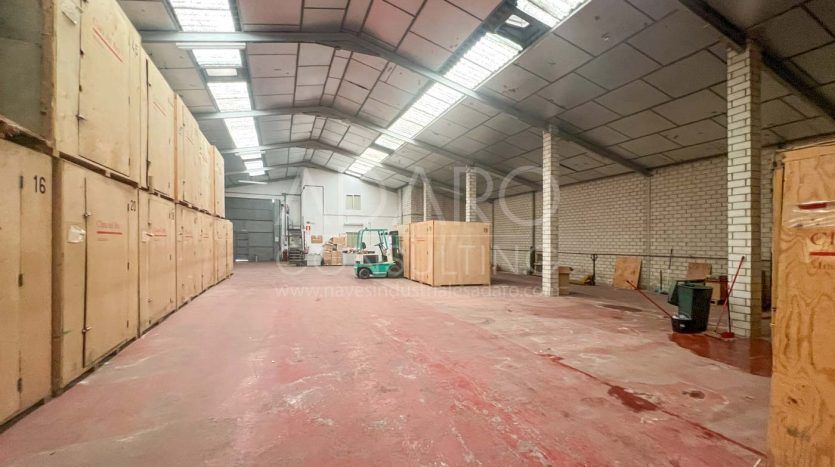 Nave industrial en venta en San Fernando de Henares de 842 m²