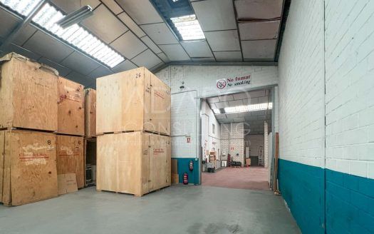 Nave industrial en venta en San Fernando de Henares de 842 m²