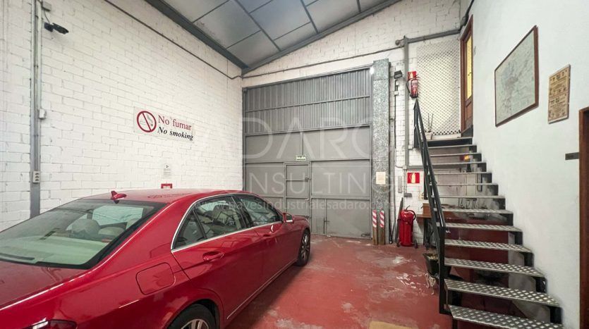 Nave industrial en venta en San Fernando de Henares de 842 m²