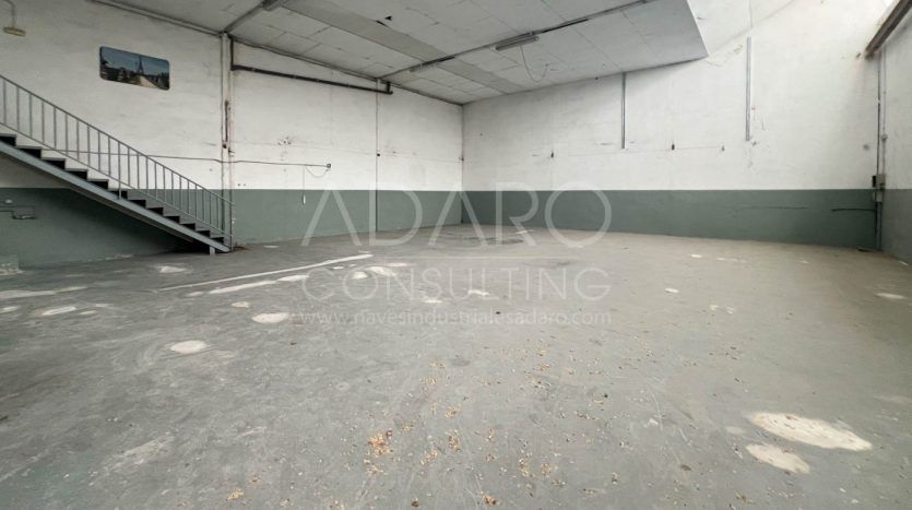 Nave industrial en venta en San Fernando de Henares de 662 m²