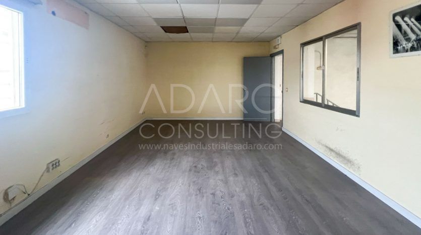 Nave industrial en venta en San Fernando de Henares de 662 m²