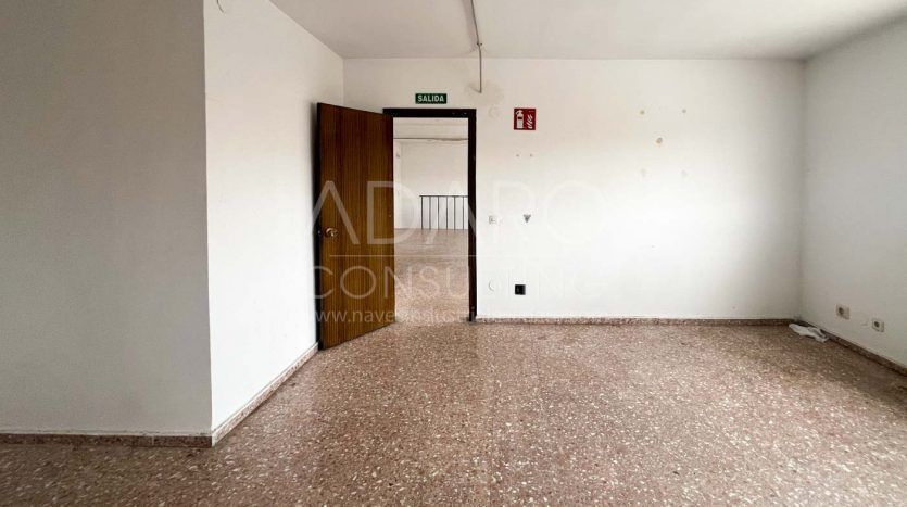Nave industrial en venta en San Fernando de Henares de 662 m²
