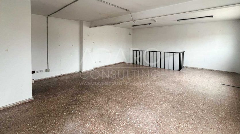 Nave industrial en venta en San Fernando de Henares de 662 m²