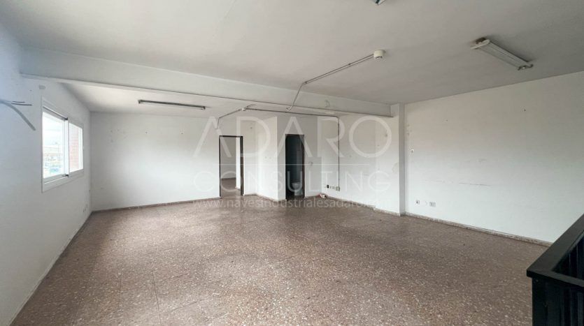Nave industrial en venta en San Fernando de Henares de 662 m²