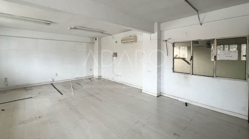 Nave industrial en venta en San Fernando de Henares de 662 m²