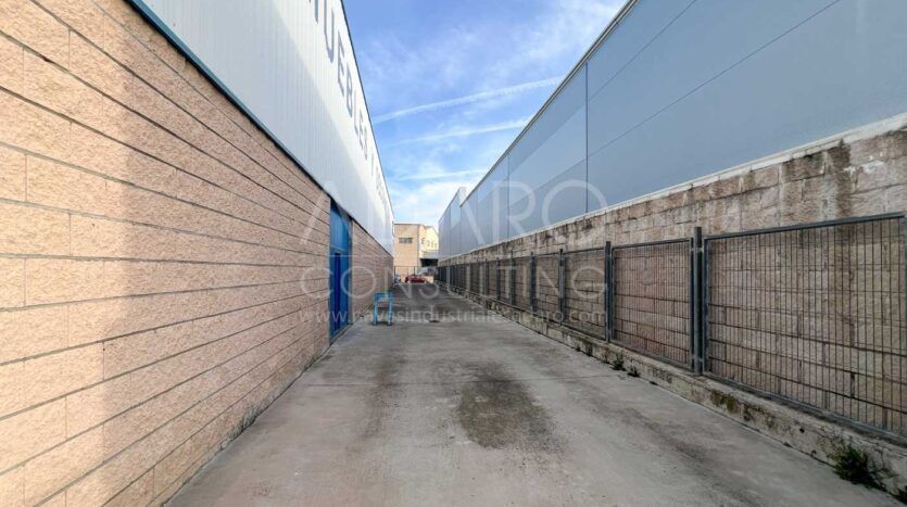 ave industrial en Camarma de Esteruelas de una superficie total construida de 700 m²