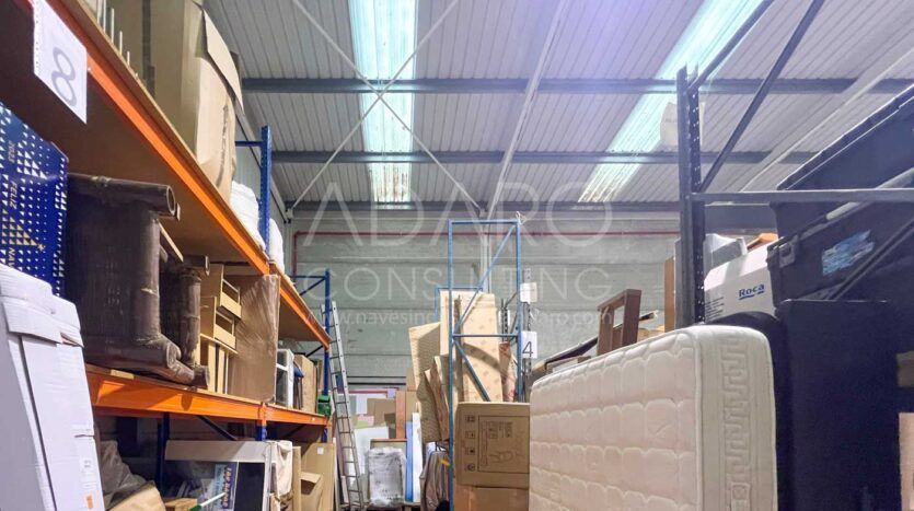 ave industrial en Camarma de Esteruelas de una superficie total construida de 700 m²
