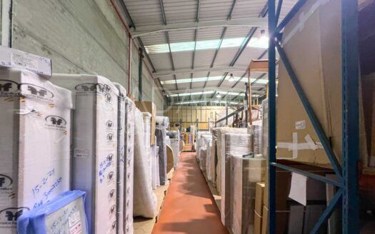 Nave industrial en alquiler en Camarma de Esteruelas de 700 m²