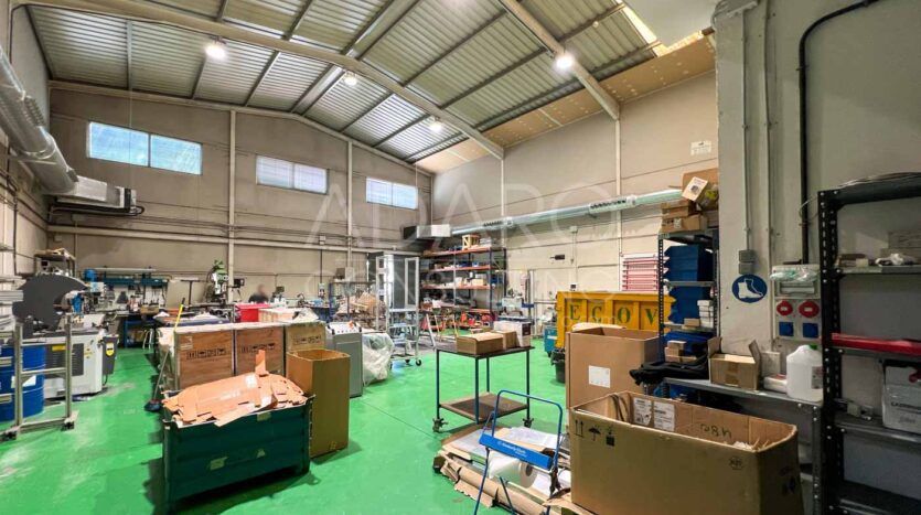 Nave industrial en alquiler en Torrejón de Ardoz de 953 m²