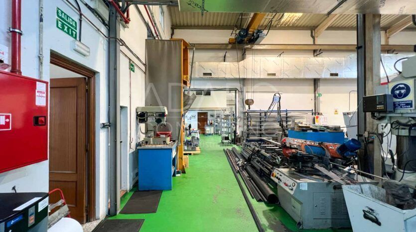 Nave industrial en alquiler en Torrejón de Ardoz de 953 m²