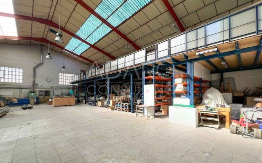 Nave industrial en venta en Torrejón de Ardoz de 779 m²