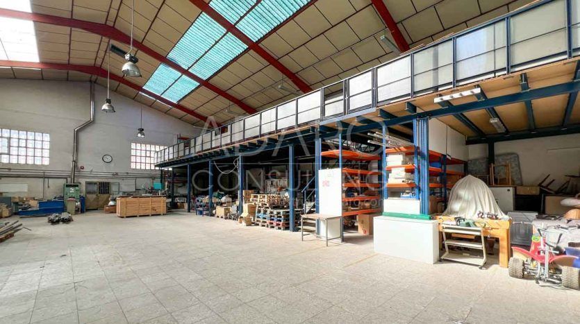 Nave industrial en venta en Torrejón de Ardoz de 779 m²