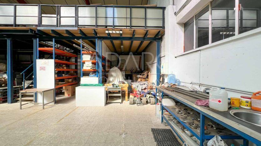 Nave industrial en venta en Torrejón de Ardoz de 779 m²