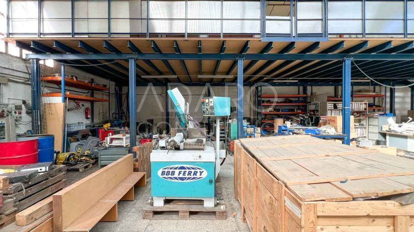 Nave industrial en venta en Torrejón de Ardoz de 779 m²