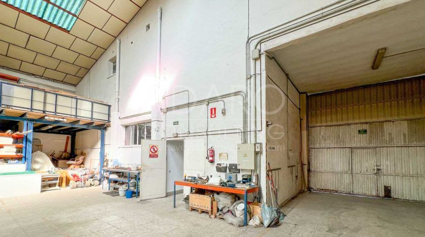 Nave industrial en venta en Torrejón de Ardoz de 779 m²